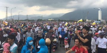 Sáng ngày 1/9/2016 tại Hà Tĩnh, hơn 2000 người dân Kỳ Anh tiếp tục xuống đường biểu tình phản đối Formosa